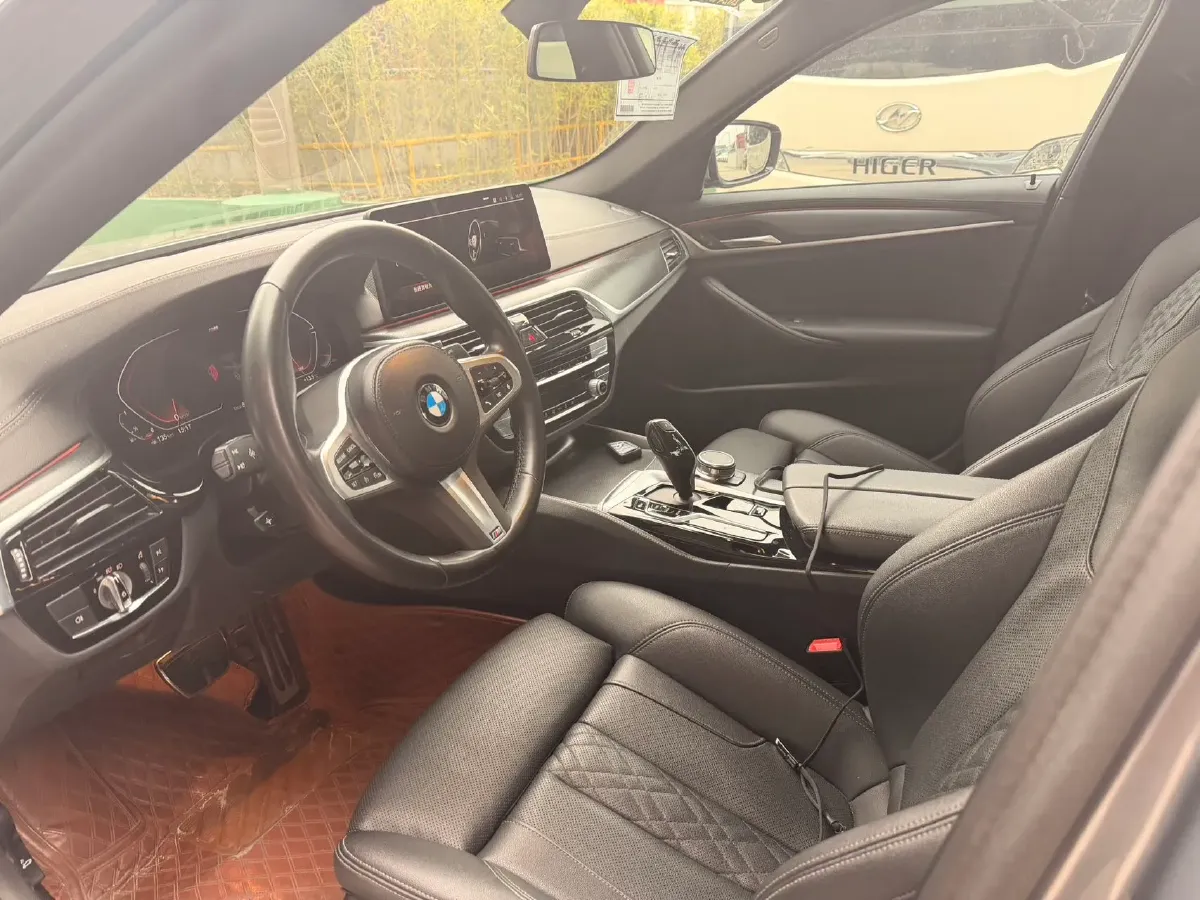 2022 BMW 5 Series 2.0T 184HP L4 8AT,autocango,china used car exporter,china ev exporter,chinese used car exporter,chinese used ev exporter