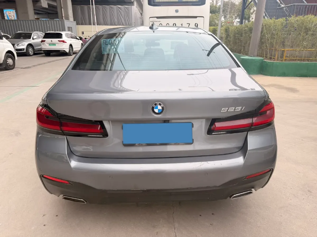 2022 BMW 5 Series 2.0T 184HP L4 8AT,autocango,china used car exporter,china ev exporter,chinese used car exporter,chinese used ev exporter