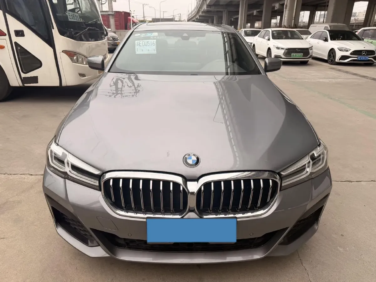 2022 BMW 5 Series 2.0T 184HP L4 8AT,autocango,china used car exporter,china ev exporter,chinese used car exporter,chinese used ev exporter