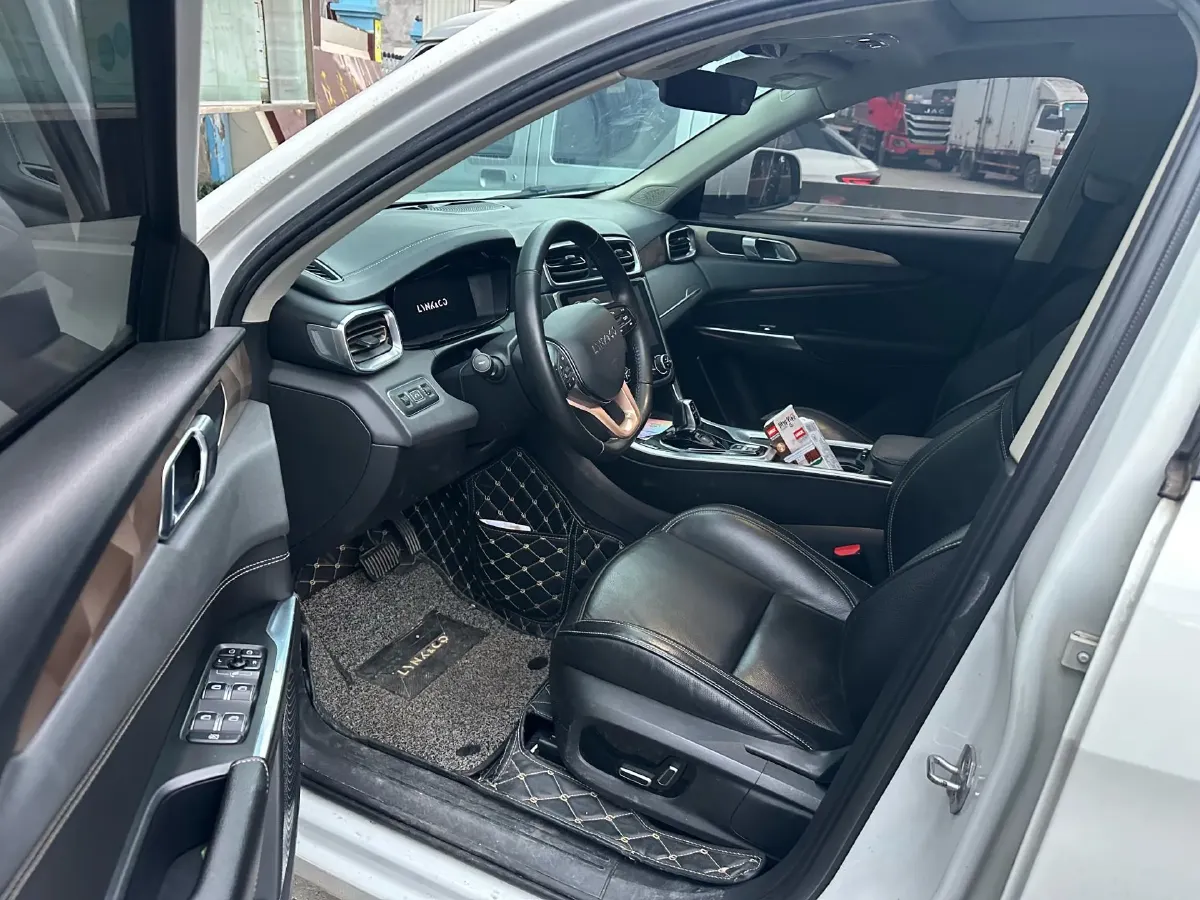 2017 Zotye SR9 2.0T 190HP L4 6DCT,autocango,china used car exporter,china ev exporter,chinese used car exporter,chinese used ev exporter