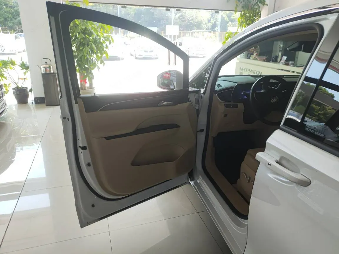 2023 Buick GL8 2.0T 237HP L4 9AT,autocango,china used car exporter,china ev exporter,chinese used car exporter,chinese used ev exporter