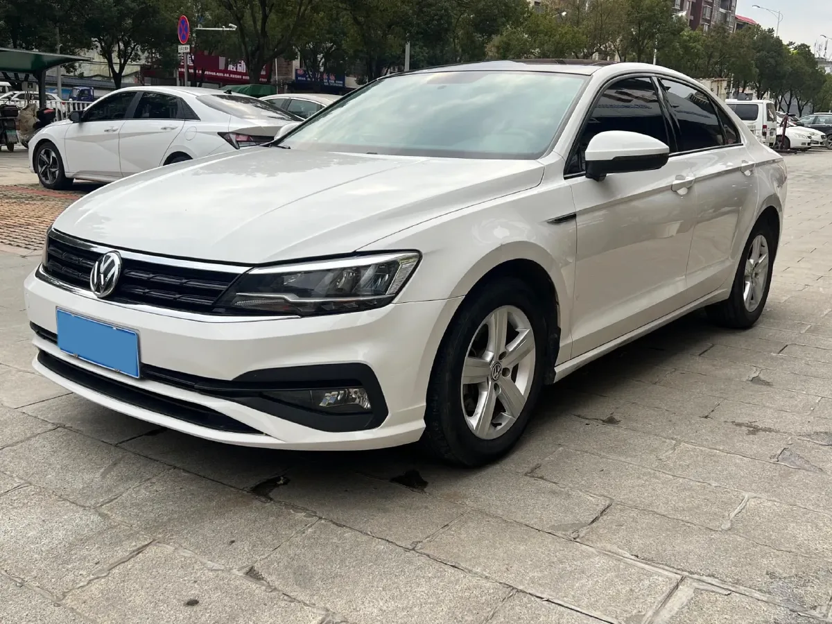 2019 Volkswagen T-Cross 1.4T 150HP L4 7DCT,autocango,china used car exporter,china ev exporter,chinese used car exporter,chinese used ev exporter