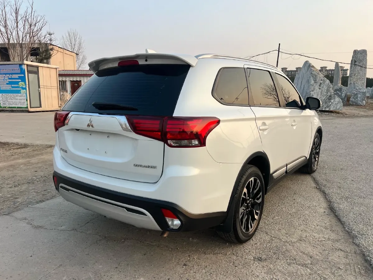 2019 Mitsubishi Outlander 2.0L 166HP L4 CVT,autocango,china used car exporter,china ev exporter,chinese used car exporter,chinese used ev exporter