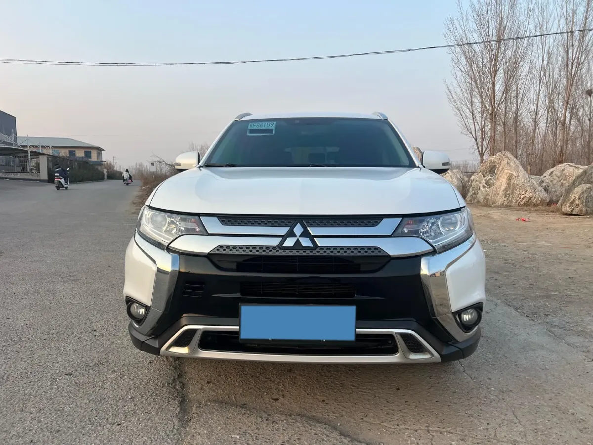 2019 Mitsubishi Outlander 2.0L 166HP L4 CVT,autocango,china used car exporter,china ev exporter,chinese used car exporter,chinese used ev exporter
