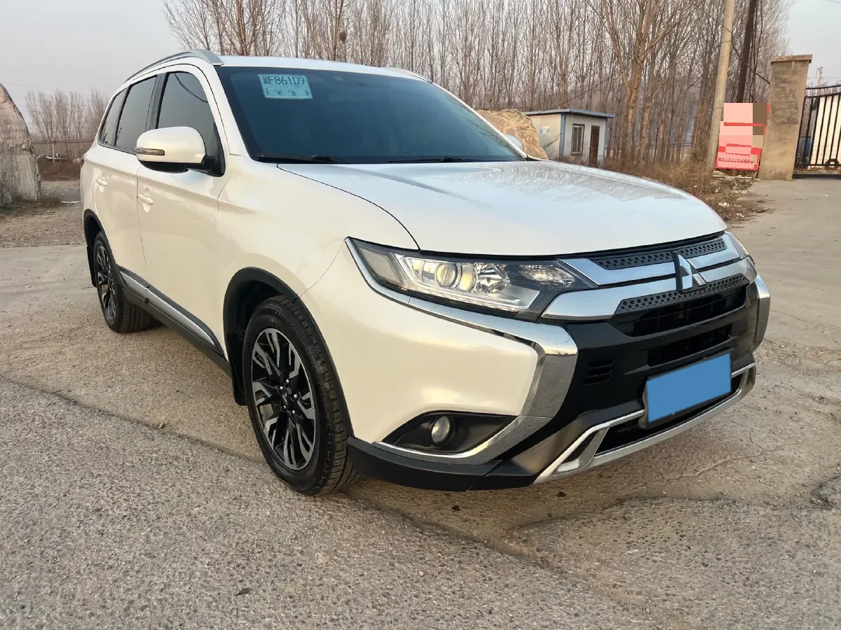 2019 Mitsubishi Outlander 2.0L 166HP L4 CVT,autocango,china used car exporter,china ev exporter,chinese used car exporter,chinese used ev exporter