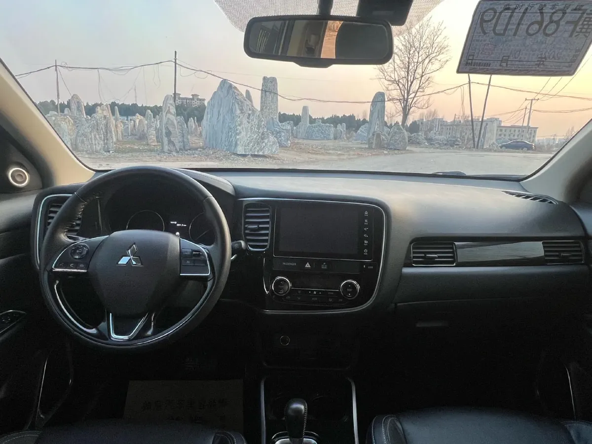 2019 Mitsubishi Outlander 2.0L 166HP L4 CVT,autocango,china used car exporter,china ev exporter,chinese used car exporter,chinese used ev exporter