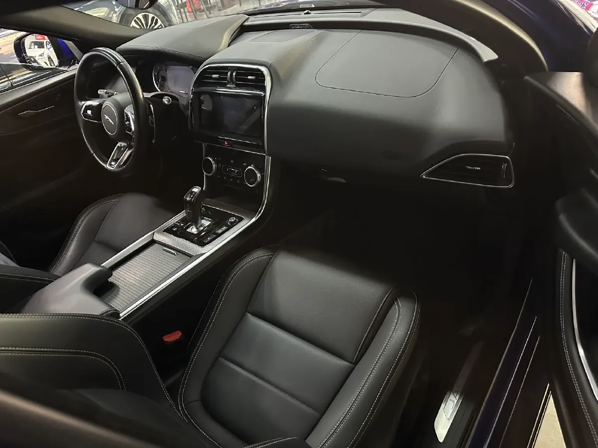 2020 Jaguar XEL 2.0T 200HP L4 8AT,autocango,china used car exporter,china ev exporter,chinese used car exporter,chinese used ev exporter