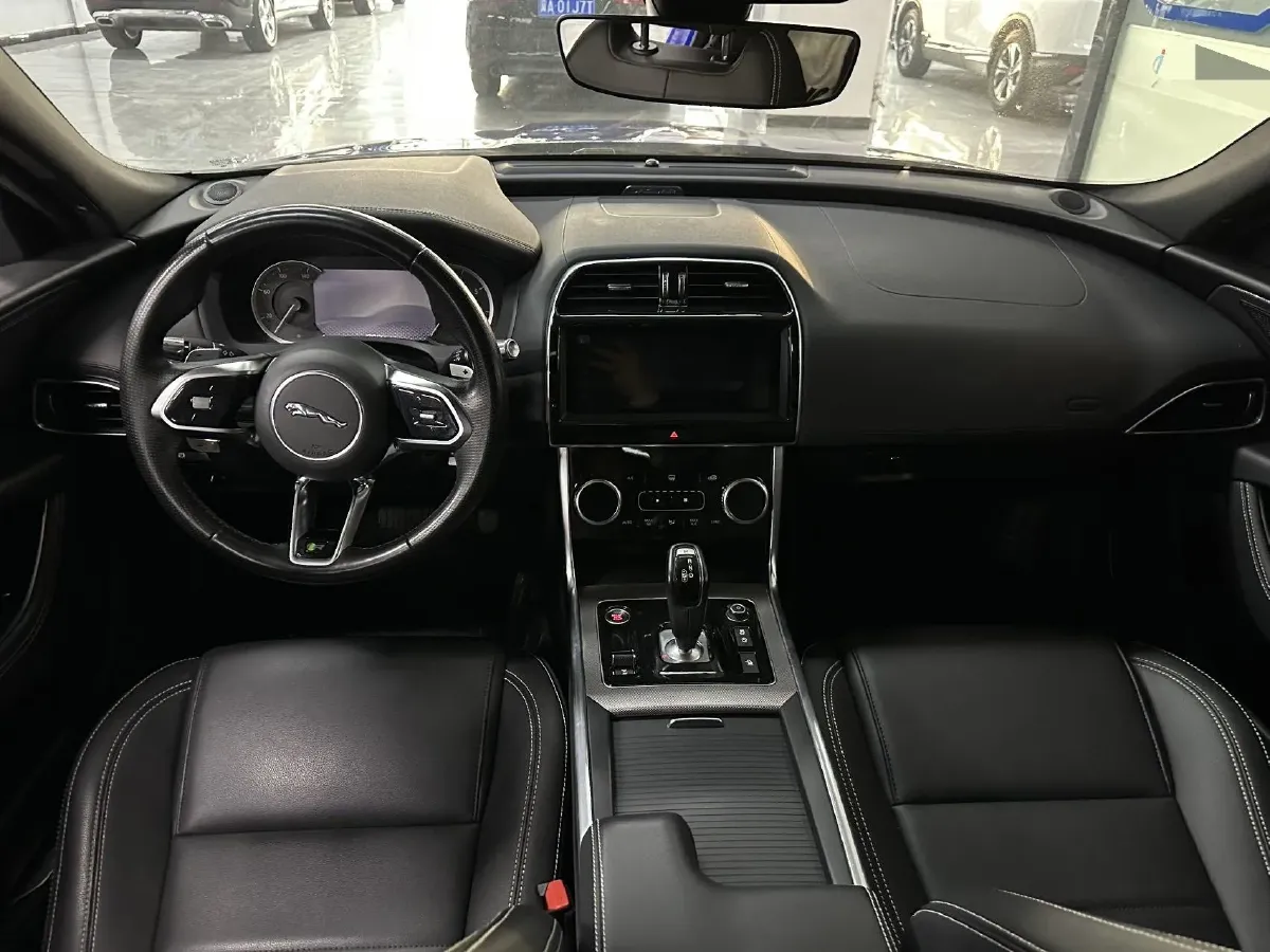 2020 Jaguar XEL 2.0T 200HP L4 8AT,autocango,china used car exporter,china ev exporter,chinese used car exporter,chinese used ev exporter