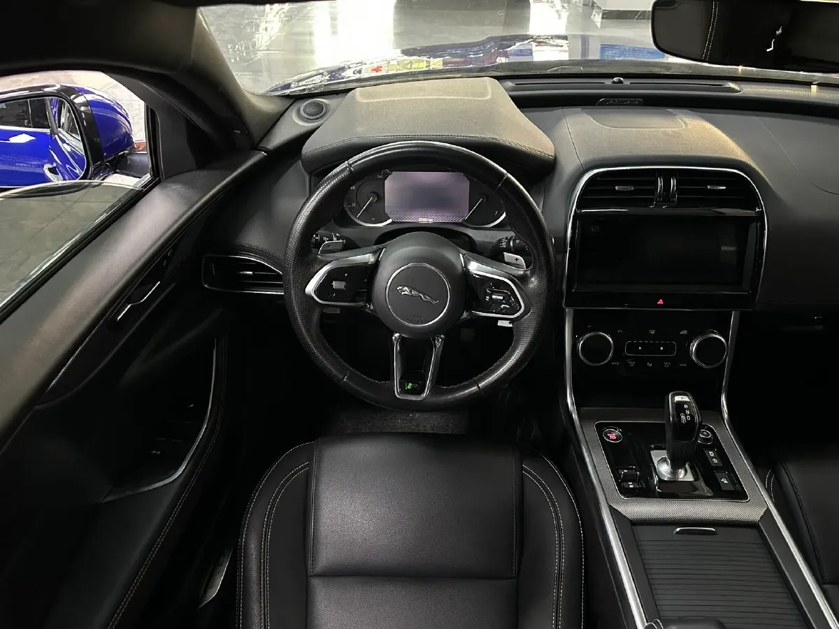 2020 Jaguar XEL 2.0T 200HP L4 8AT,autocango,china used car exporter,china ev exporter,chinese used car exporter,chinese used ev exporter