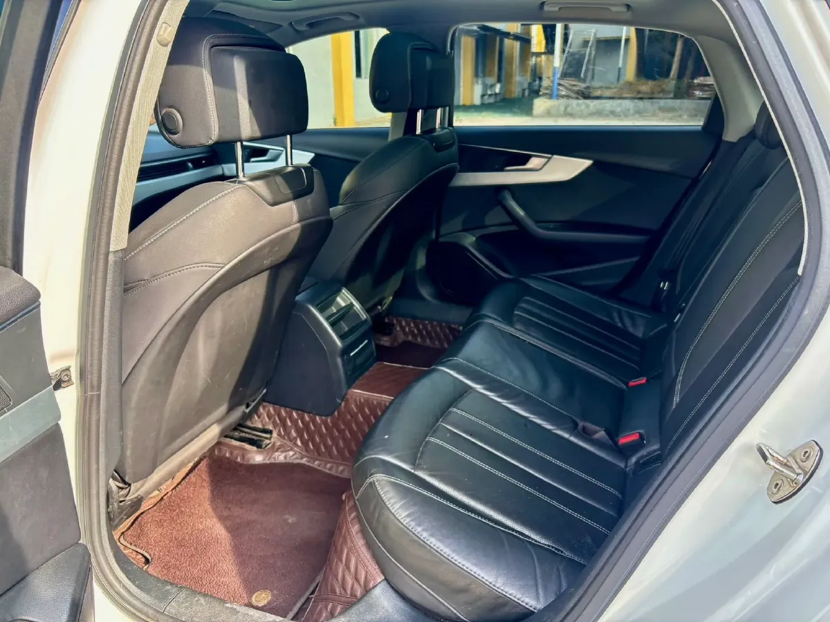 2020 Audi A4L 2.0T 190HP L4 7DCT,autocango,china used car exporter,china ev exporter,chinese used car exporter,chinese used ev exporter