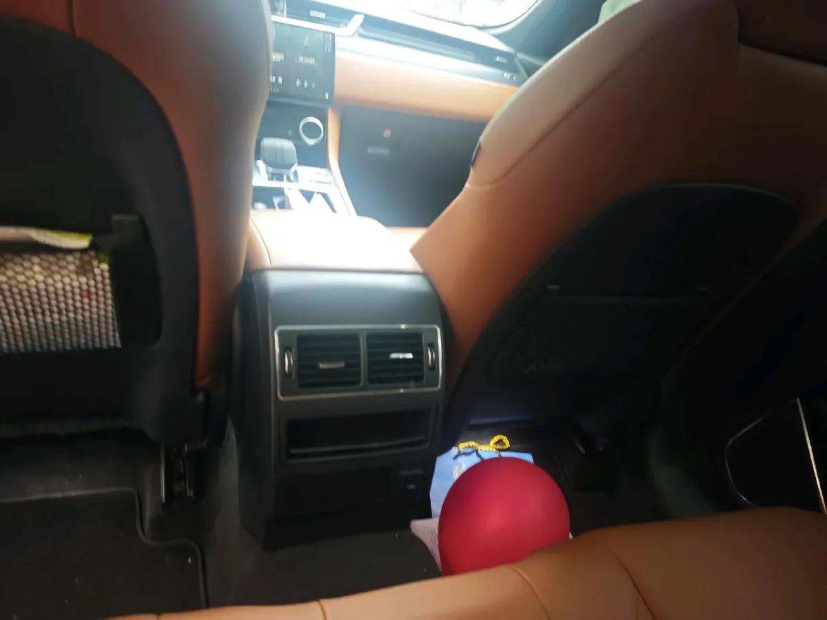 2022 Jaguar F-PACE 2.0T 250HP L4 8AT,autocango,china used car exporter,china ev exporter,chinese used car exporter,chinese used ev exporter