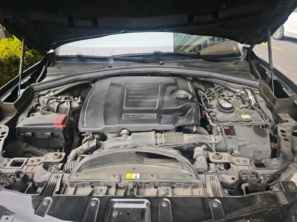 2022 Jaguar F-PACE 2.0T 250HP L4 8AT,autocango,china used car exporter,china ev exporter,chinese used car exporter,chinese used ev exporter