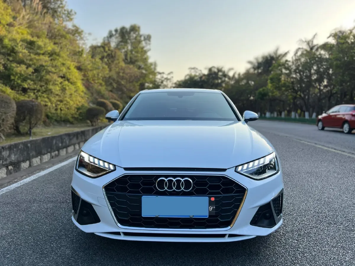 2024 Audi A4L 2.0T 190HP L4 7DCT,autocango,china used car exporter,china ev exporter,chinese used car exporter,chinese used ev exporter