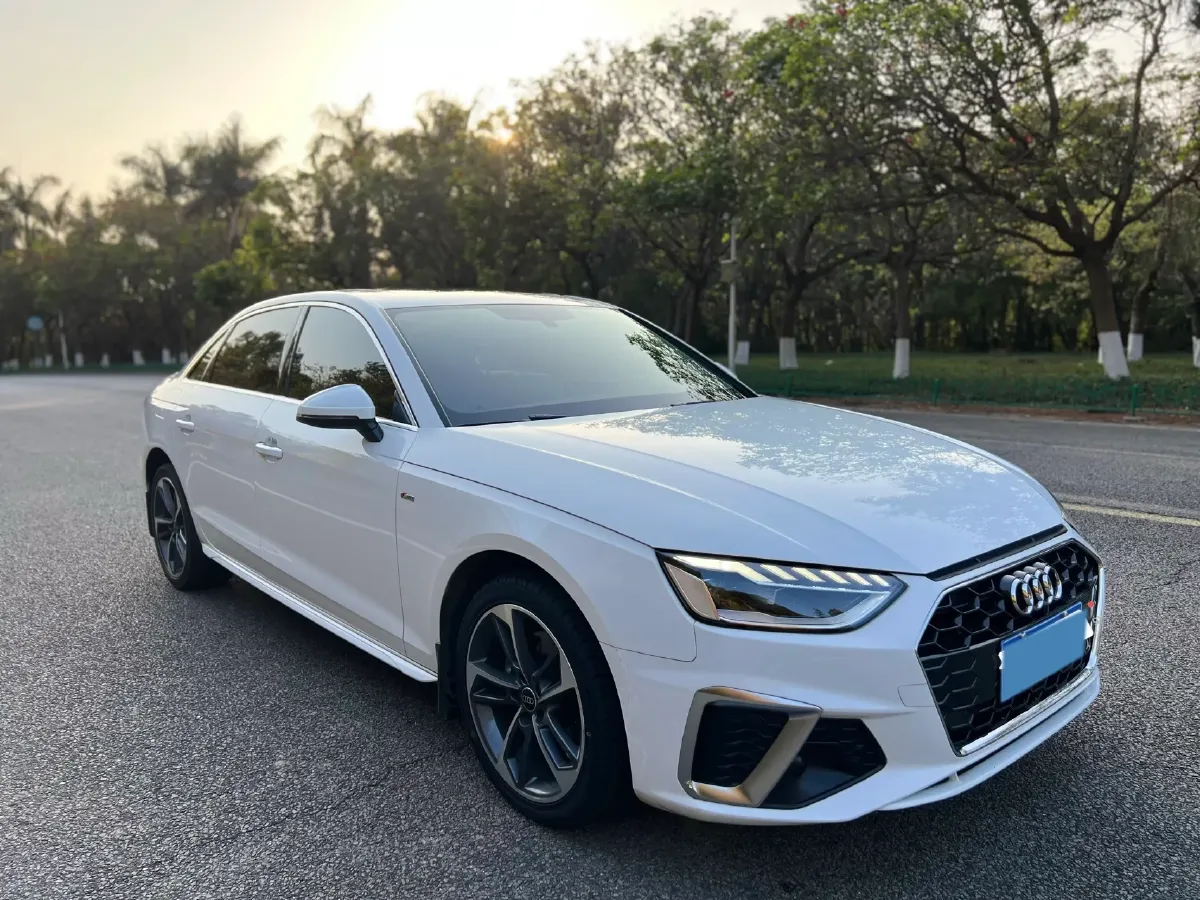 2024 Audi A4L 2.0T 190HP L4 7DCT,autocango,china used car exporter,china ev exporter,chinese used car exporter,chinese used ev exporter