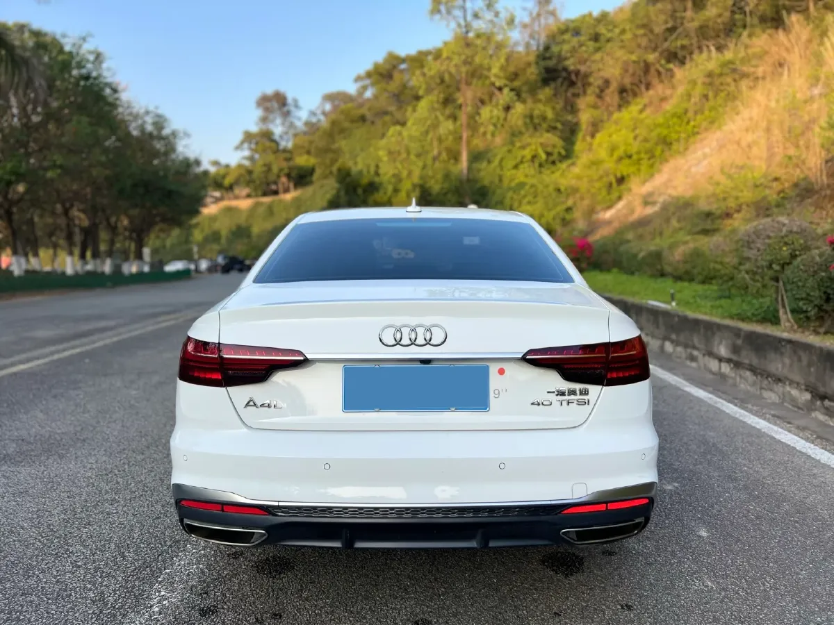 2024 Audi A4L 2.0T 190HP L4 7DCT,autocango,china used car exporter,china ev exporter,chinese used car exporter,chinese used ev exporter