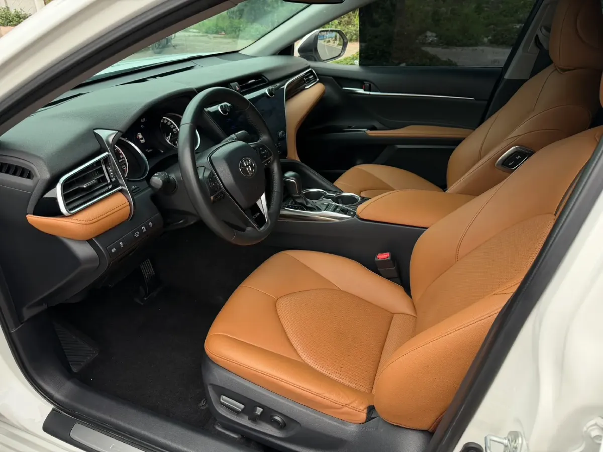 2019 Toyota Camry 2.5L 209HP L4 8AT,autocango,china used car exporter,china ev exporter,chinese used car exporter,chinese used ev exporter