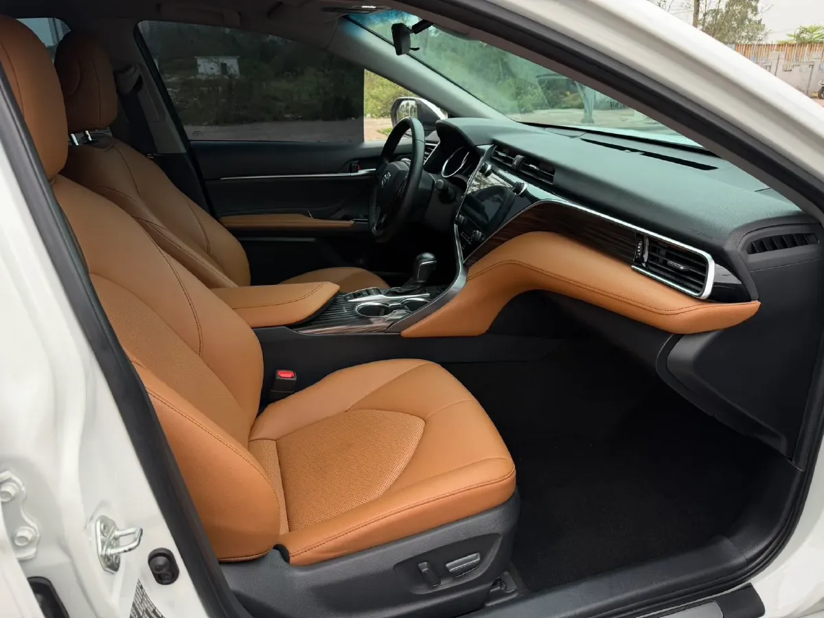 2019 Toyota Camry 2.5L 209HP L4 8AT,autocango,china used car exporter,china ev exporter,chinese used car exporter,chinese used ev exporter