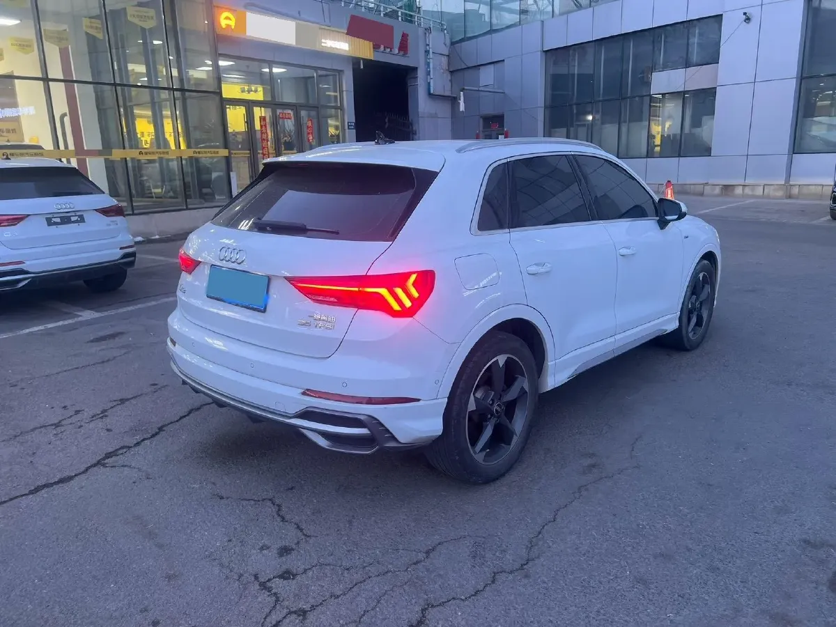 2022 Audi Q3 1.4T 150HP L4 7DCT,autocango,china used car exporter,china ev exporter,chinese used car exporter,chinese used ev exporter