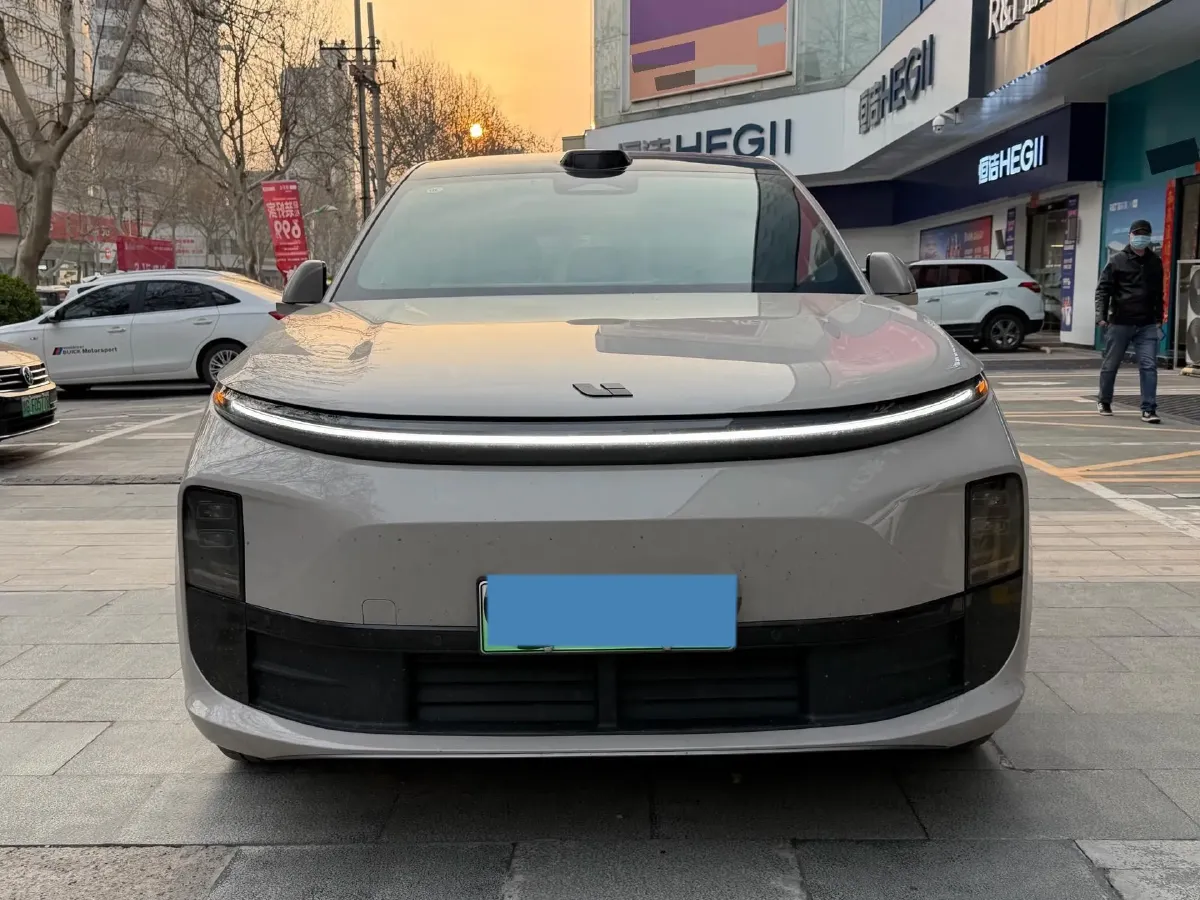 2024 Li L6 Range Extended 154HP L4 REEV 36.8KWH,autocango,china used car exporter,china ev exporter,chinese used car exporter,chinese used ev exporter