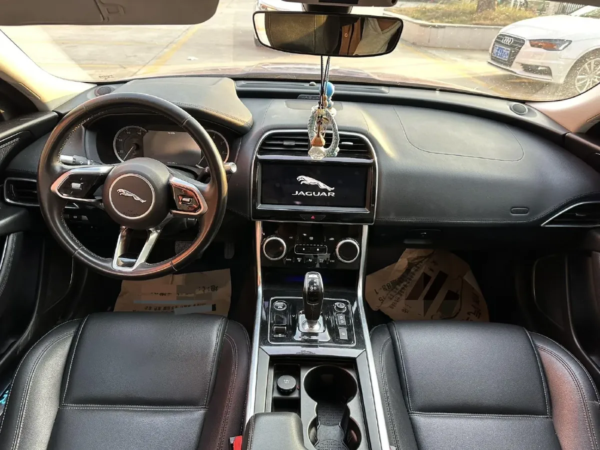 2020 Jaguar XEL 2.0T 200HP L4 8AT,autocango,china used car exporter,china ev exporter,chinese used car exporter,chinese used ev exporter