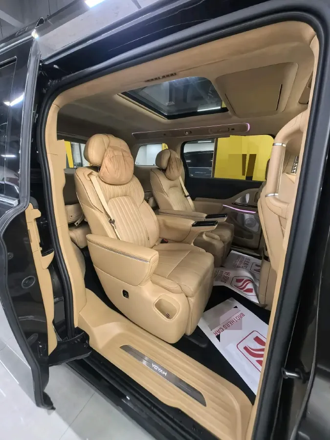 2025 Voyah Dream 1.5T 150HP L4 PHEV 41.7KWH,autocango,china used car exporter,china ev exporter,chinese used car exporter,chinese used ev exporter