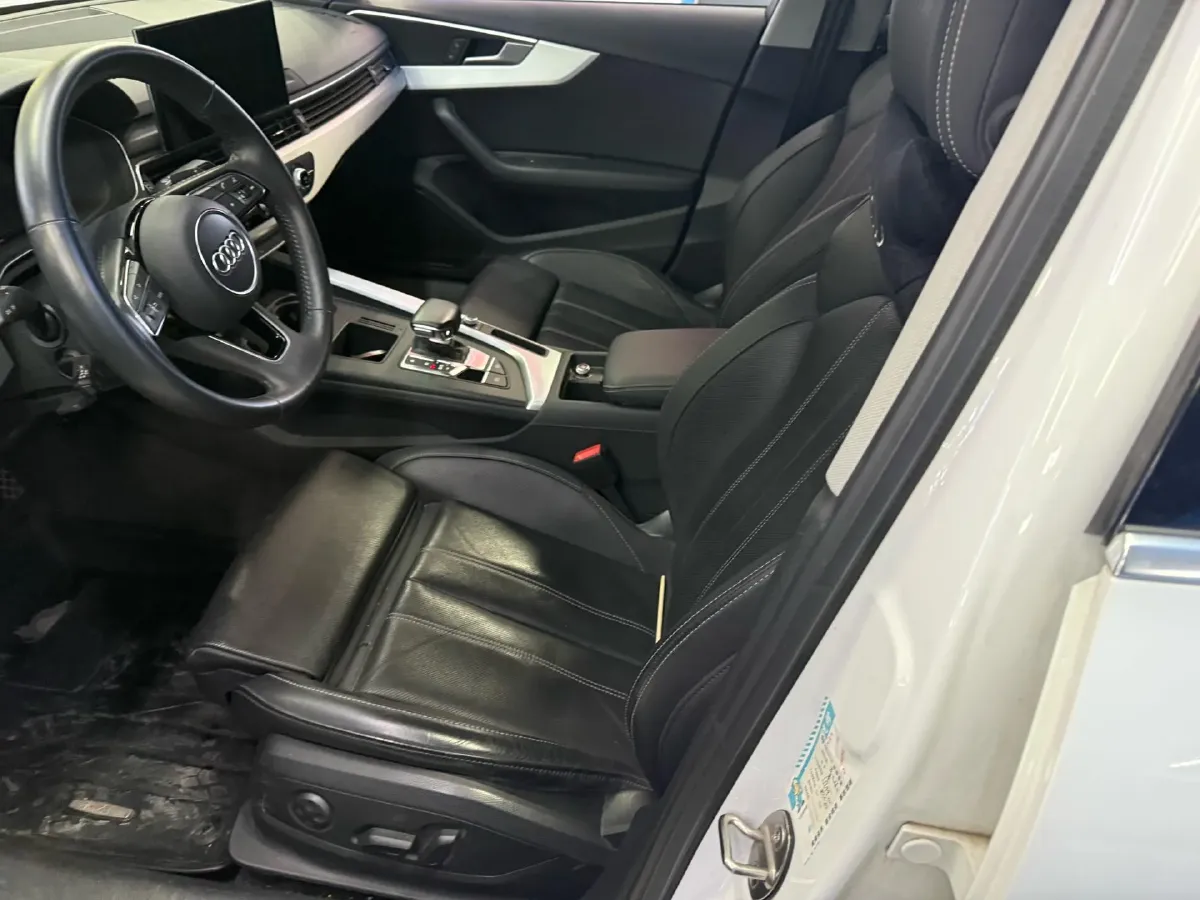 2020 Audi A4L 2.0T 190HP L4 7DCT,autocango,china used car exporter,china ev exporter,chinese used car exporter,chinese used ev exporter