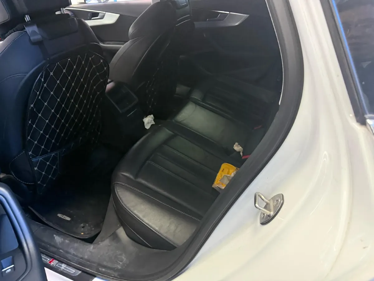 2020 Audi A4L 2.0T 190HP L4 7DCT,autocango,china used car exporter,china ev exporter,chinese used car exporter,chinese used ev exporter