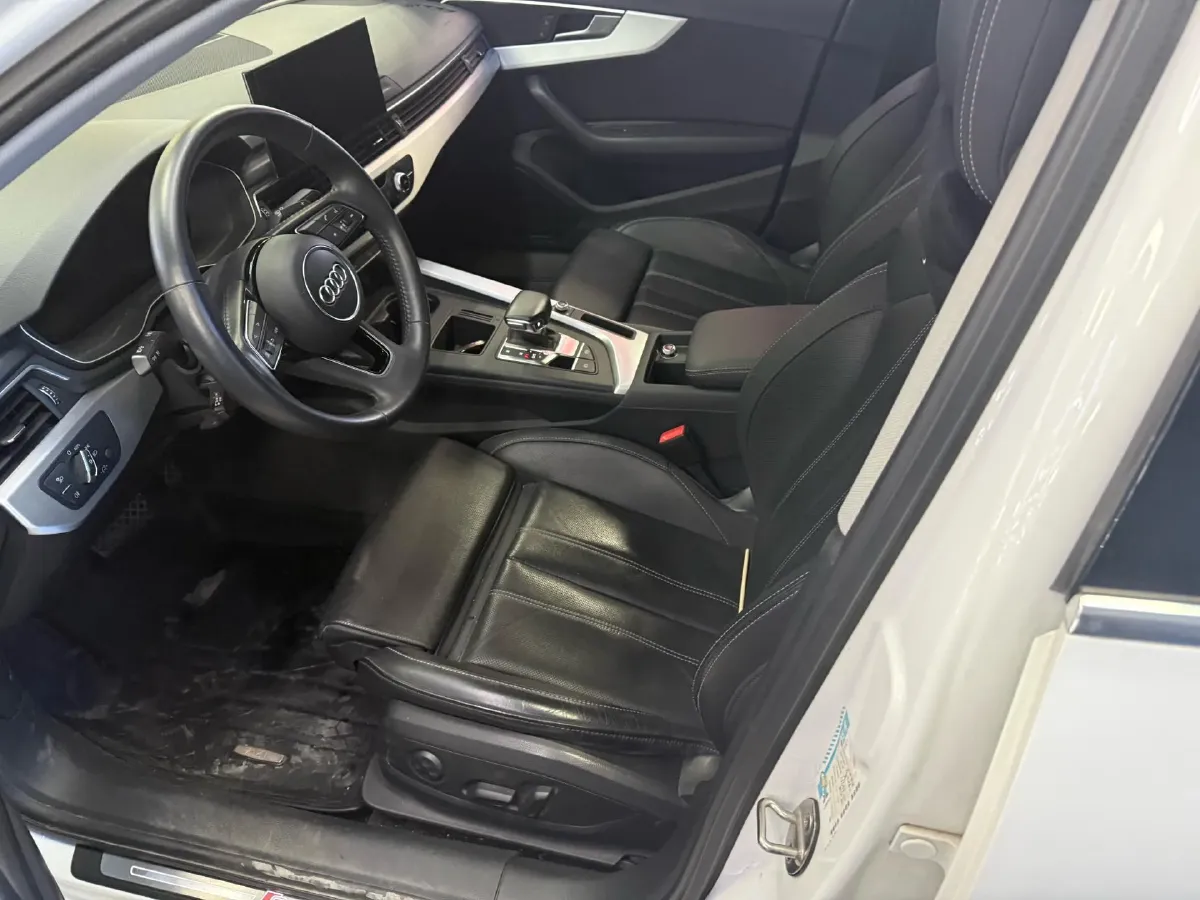 2020 Audi A4L 2.0T 190HP L4 7DCT,autocango,china used car exporter,china ev exporter,chinese used car exporter,chinese used ev exporter