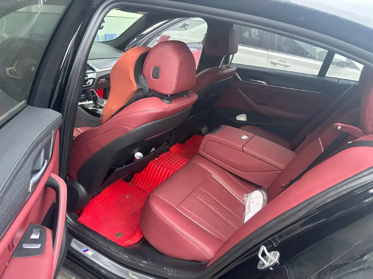 2022 BMW 5 Series 2.0T 252HP L4 8AT,autocango,china used car exporter,china ev exporter,chinese used car exporter,chinese used ev exporter