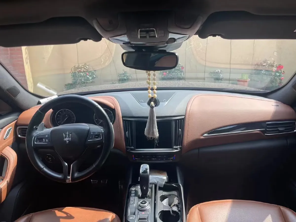 2021 Maserati Levante 3.0T 350HP V6 8AT,autocango,china used car exporter,china ev exporter,chinese used car exporter,chinese used ev exporter