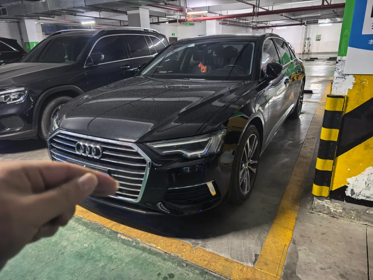 2021 Audi A6L 2.0T 190HP L4 7DCT,autocango,china used car exporter,china ev exporter,chinese used car exporter,chinese used ev exporter