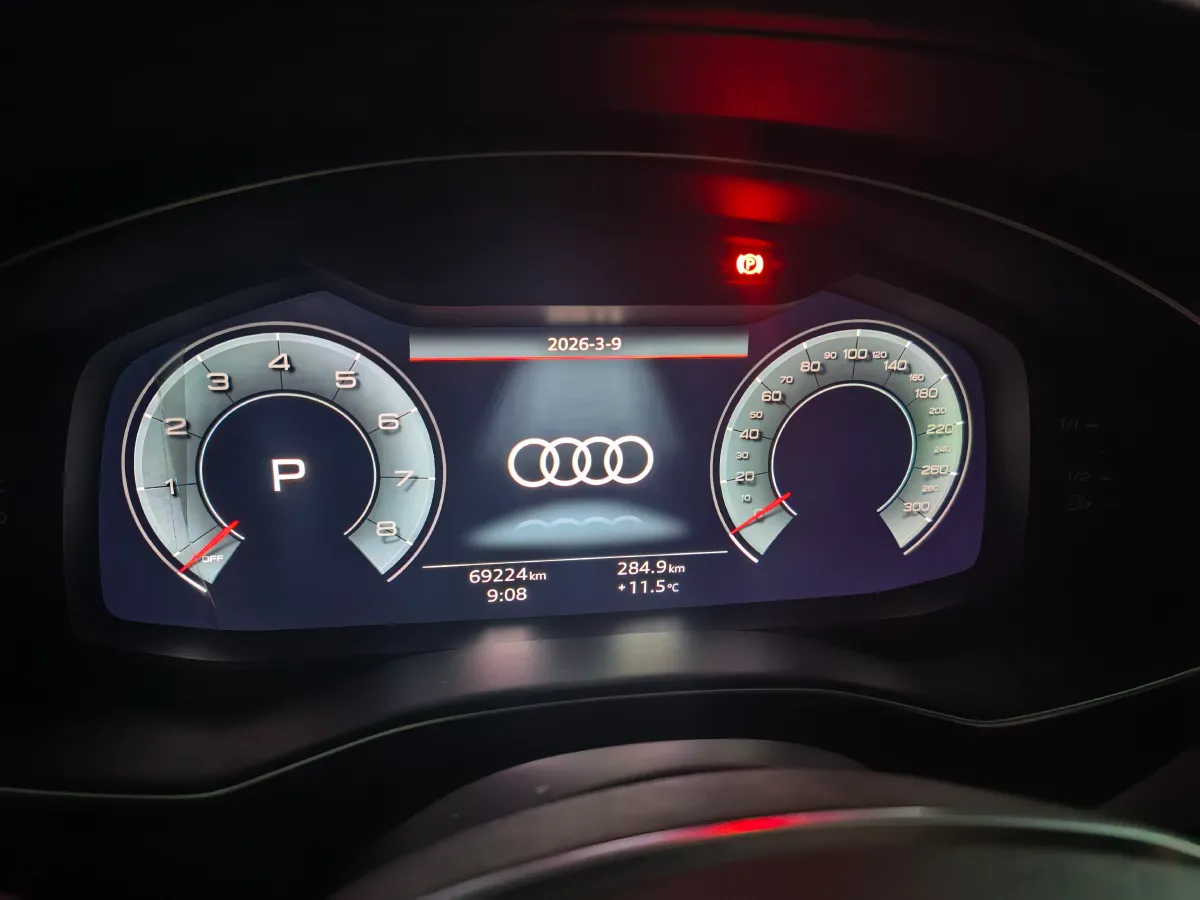 2021 Audi A6L 2.0T 190HP L4 7DCT,autocango,china used car exporter,china ev exporter,chinese used car exporter,chinese used ev exporter