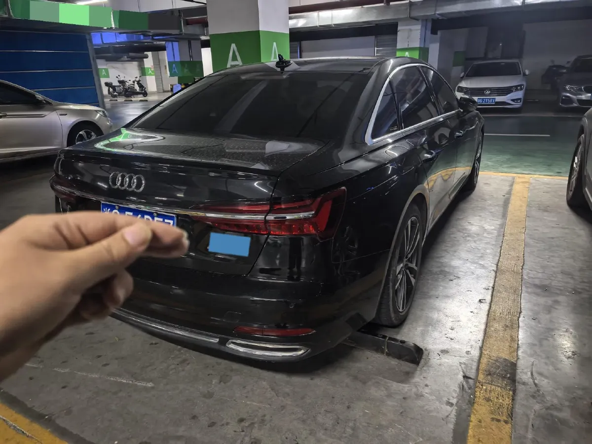 2021 Audi A6L 2.0T 190HP L4 7DCT,autocango,china used car exporter,china ev exporter,chinese used car exporter,chinese used ev exporter