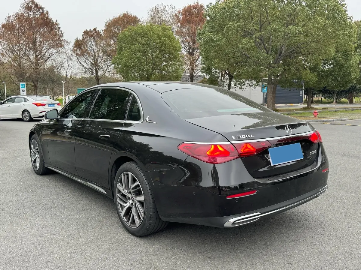 2025 Mercedes-Benz E Class 2.0T 258HP L4 9AT,autocango,china used car exporter,china ev exporter,chinese used car exporter,chinese used ev exporter
