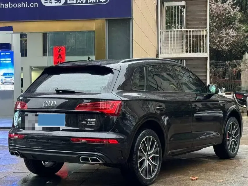 2025 Audi Q5L 2.0T 245HP L4 7DCT,autocango,china used car exporter,china ev exporter,chinese used car exporter,chinese used ev exporter