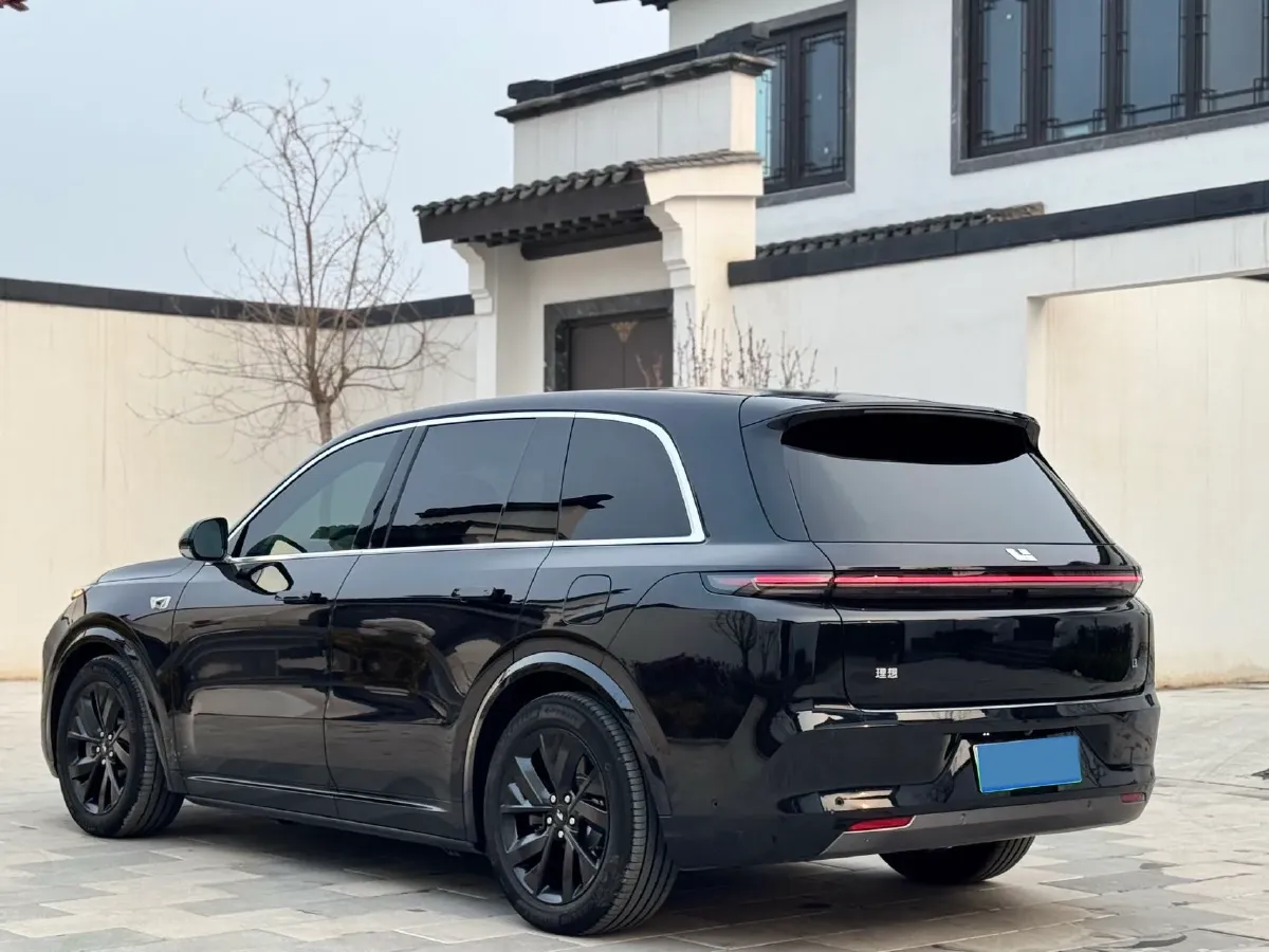 2023 Li L8 Range Extended 154HP REEV 40.9KWH,autocango,china used car exporter,china ev exporter,chinese used car exporter,chinese used ev exporter