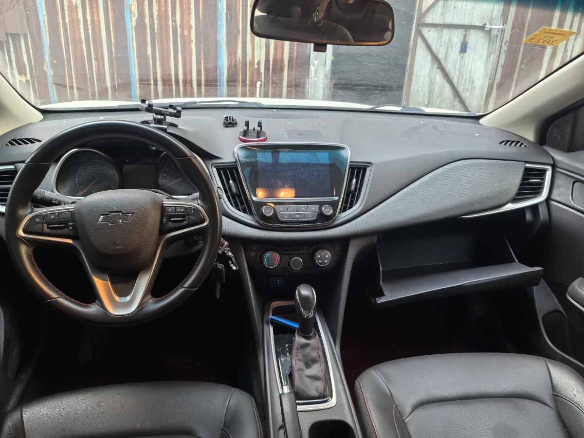 2020 Chevrolet Monza 1.0T 125HP L3 6DCT,autocango,china used car exporter,china ev exporter,chinese used car exporter,chinese used ev exporter