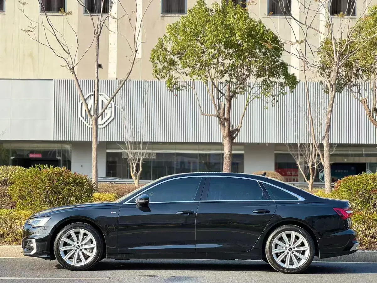 2023 Audi A6L 2.0T 245HP L4 7DCT,autocango,china used car exporter,china ev exporter,chinese used car exporter,chinese used ev exporter