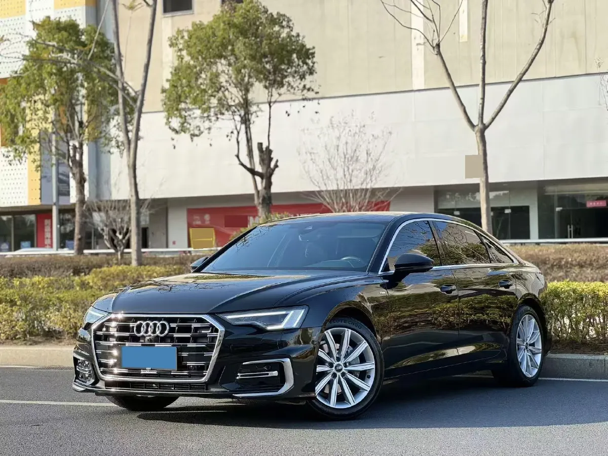 2023 Audi A6L 2.0T 245HP L4 7DCT,autocango,china used car exporter,china ev exporter,chinese used car exporter,chinese used ev exporter