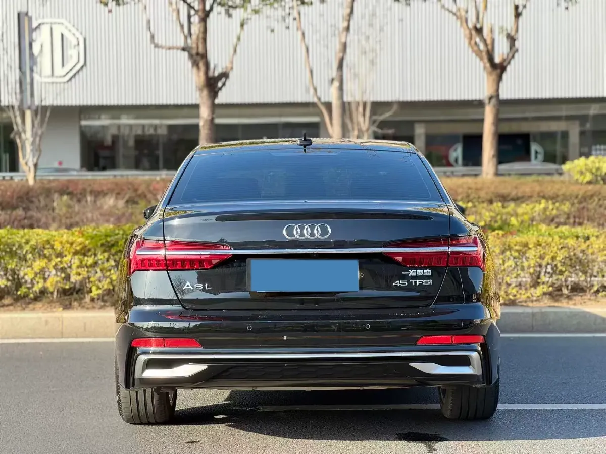 2023 Audi A6L 2.0T 245HP L4 7DCT,autocango,china used car exporter,china ev exporter,chinese used car exporter,chinese used ev exporter