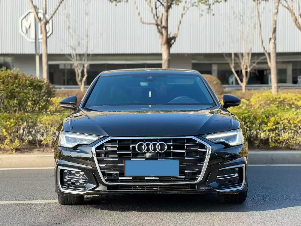 2023 Audi A6L 2.0T 245HP L4 7DCT,autocango,china used car exporter,china ev exporter,chinese used car exporter,chinese used ev exporter