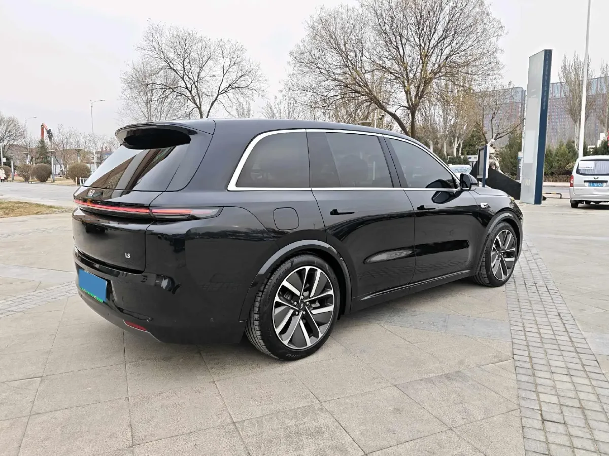 2024 Volvo S60 2.0T 197HP L4 7DCT,autocango,china used car exporter,china ev exporter,chinese used car exporter,chinese used ev exporter