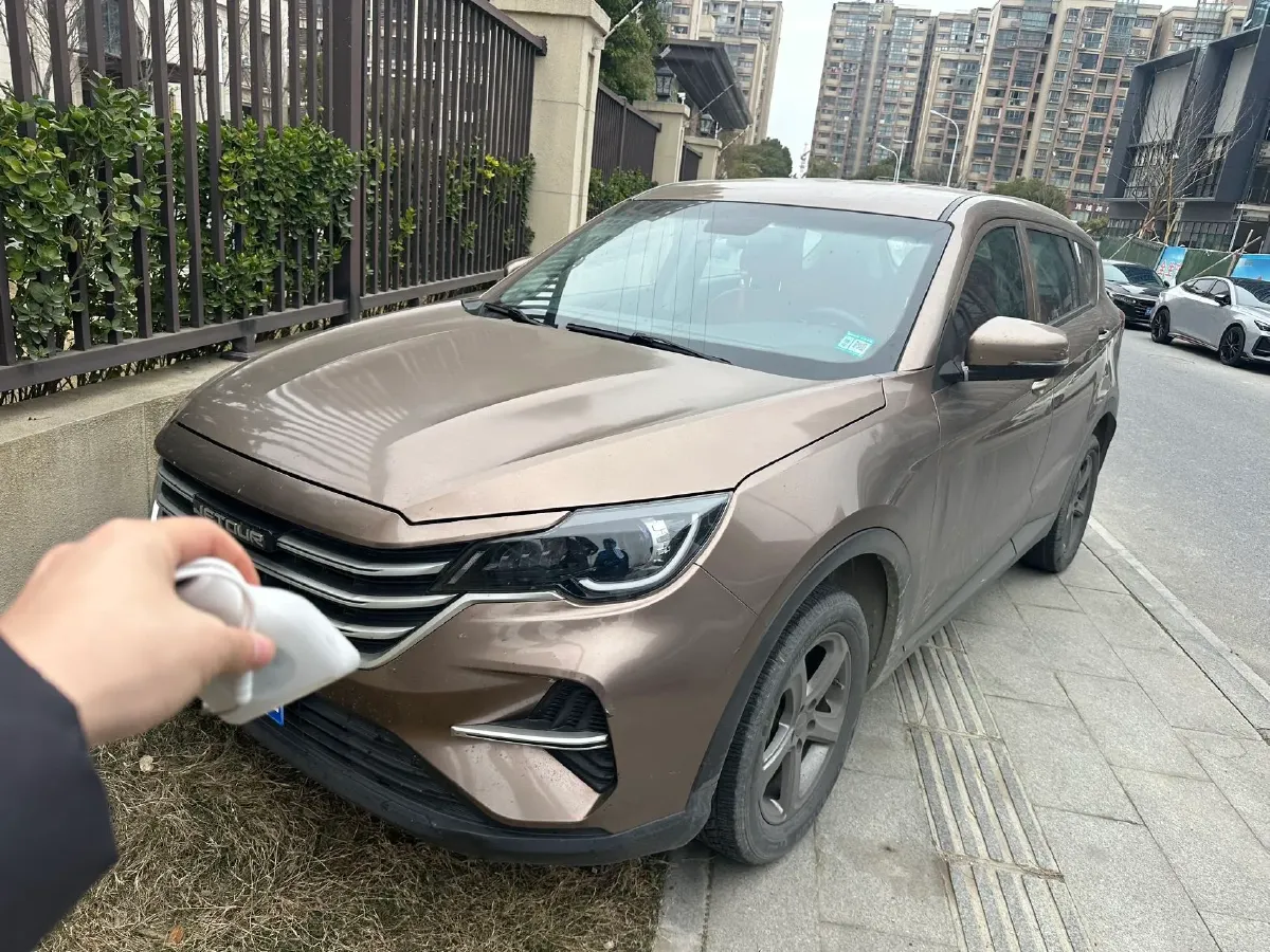 2020 Jetour X70M 1.5T 156HP L4 6MT,autocango,china used car exporter,china ev exporter,chinese used car exporter,chinese used ev exporter