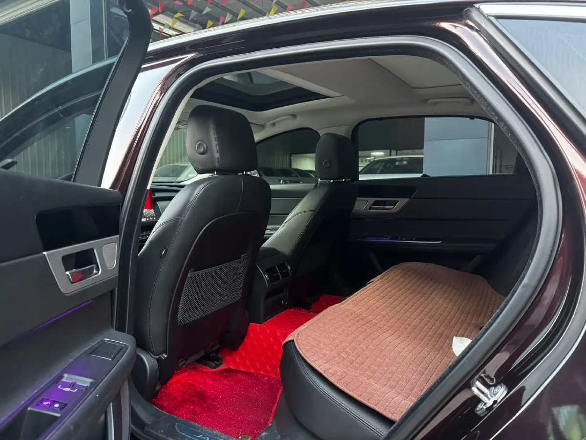 2020 Jaguar XFL 2.0T 200HP L4 8AT,autocango,china used car exporter,china ev exporter,chinese used car exporter,chinese used ev exporter