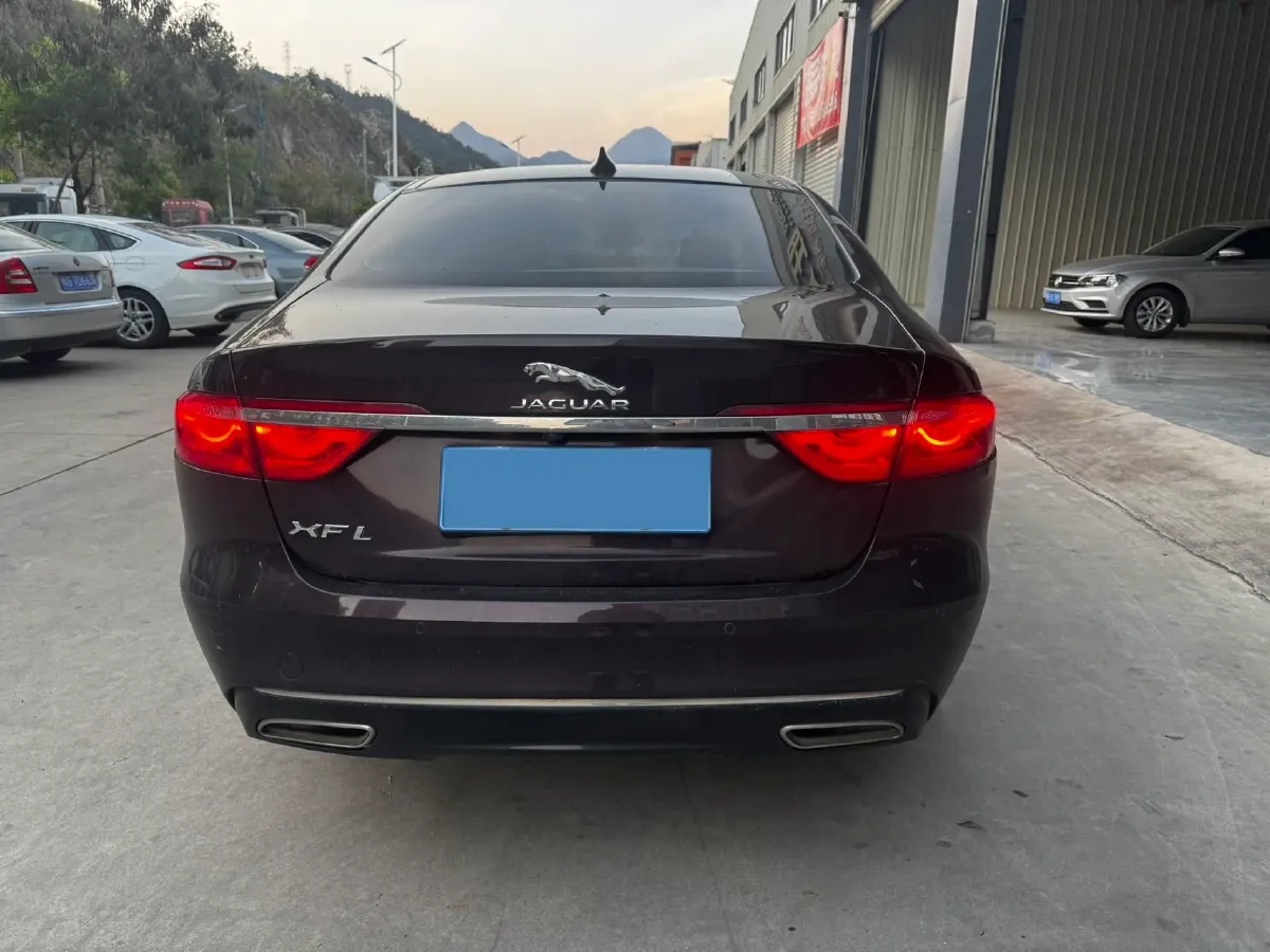 2020 Jaguar XFL 2.0T 200HP L4 8AT,autocango,china used car exporter,china ev exporter,chinese used car exporter,chinese used ev exporter