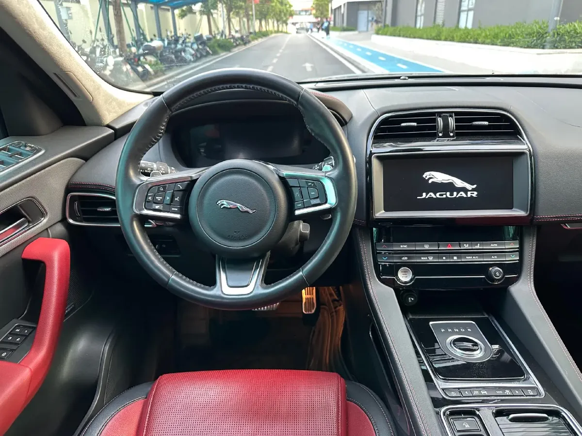 2020 Jaguar F-PACE 2.0T 250HP L4 8AT,autocango,china used car exporter,china ev exporter,chinese used car exporter,chinese used ev exporter