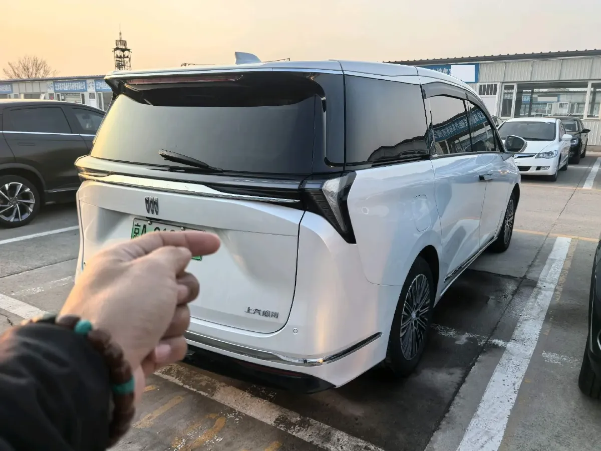 2024 Buick GL8 1.5T 180HP L4 2DHT PHEV 24.4KWH,autocango,china used car exporter,china ev exporter,chinese used car exporter,chinese used ev exporter