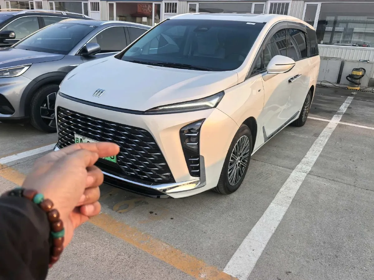 2024 Buick GL8 1.5T 180HP L4 2DHT PHEV 24.4KWH,autocango,china used car exporter,china ev exporter,chinese used car exporter,chinese used ev exporter