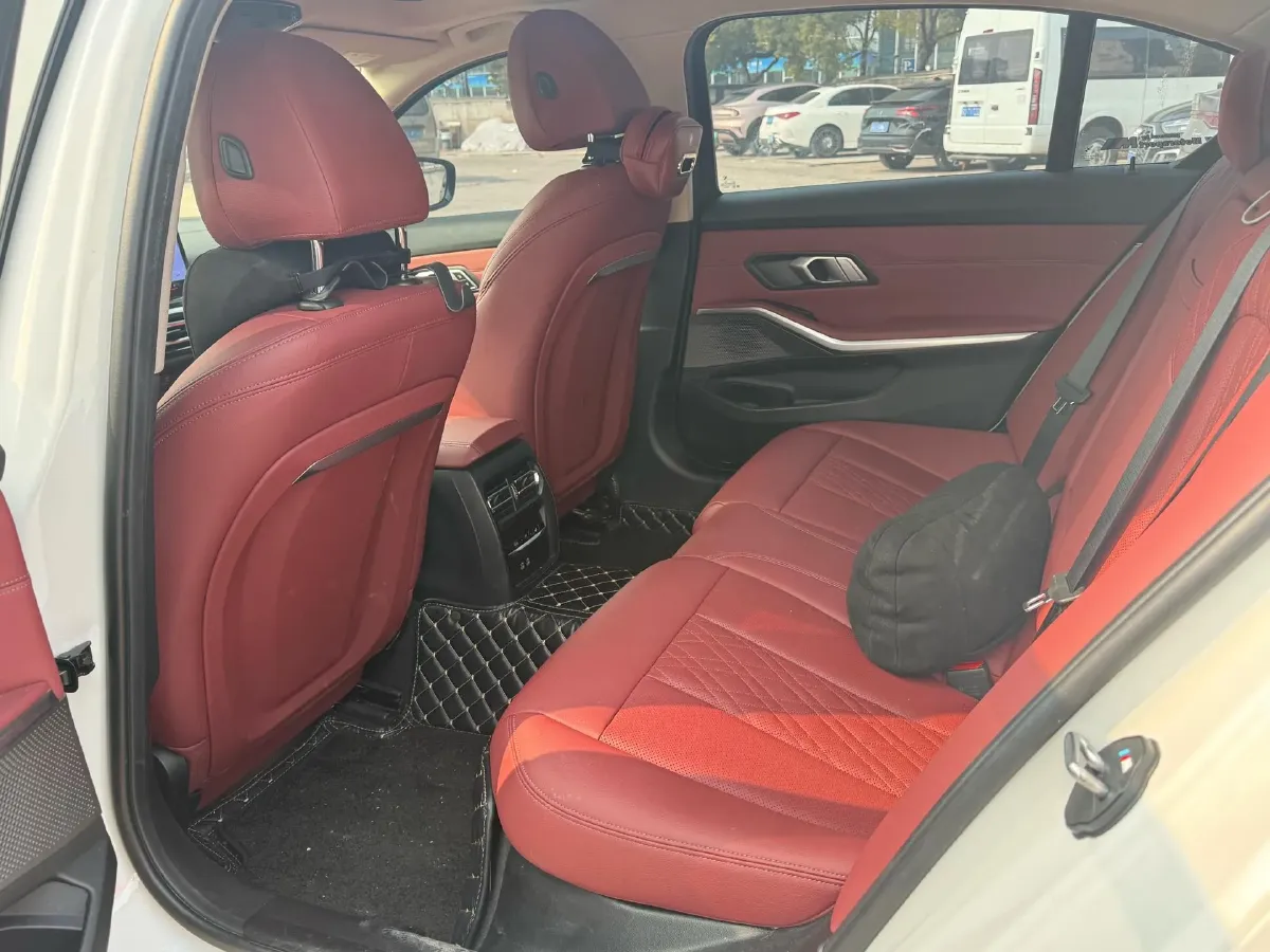 2023 BMW 3 Series 2.0T 156HP L4 8AT,autocango,china used car exporter,china ev exporter,chinese used car exporter,chinese used ev exporter