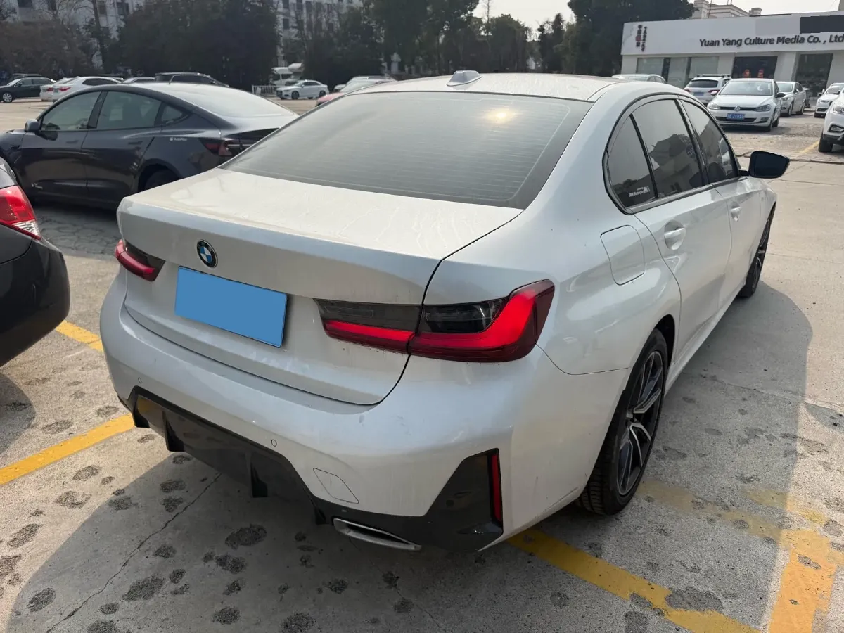 2023 BMW 3 Series 2.0T 156HP L4 8AT,autocango,china used car exporter,china ev exporter,chinese used car exporter,chinese used ev exporter